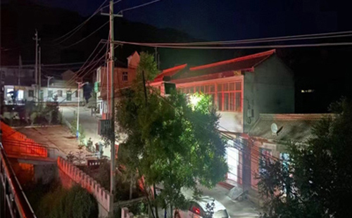 若羌太阳能路灯防雷接地做法详解